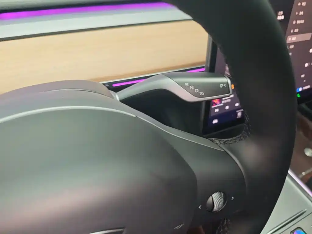 Tesla Model 3 — миниатюра 14
