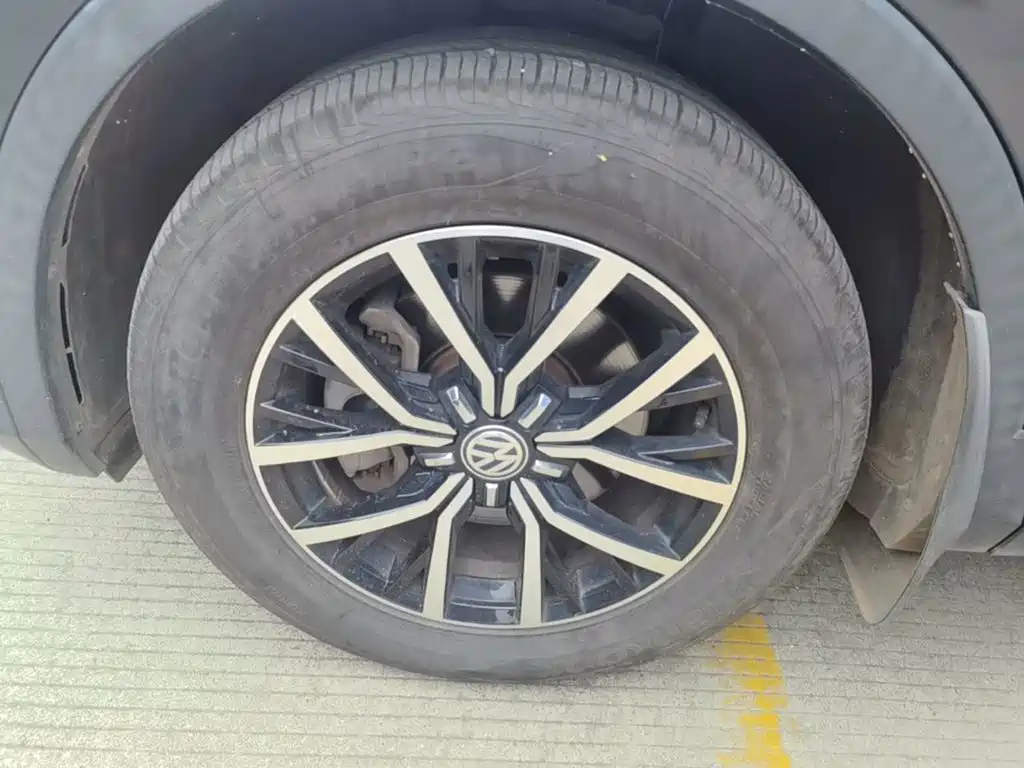 Volkswagen Tiguan L — миниатюра 23
