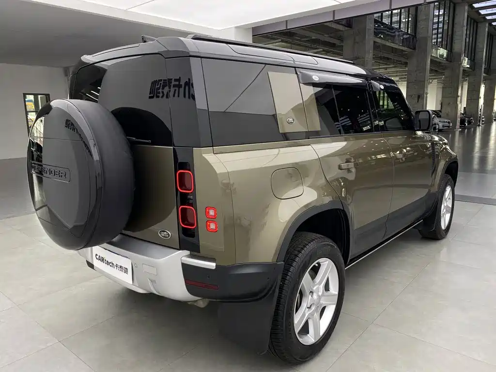Land Rover Defender — миниатюра 9