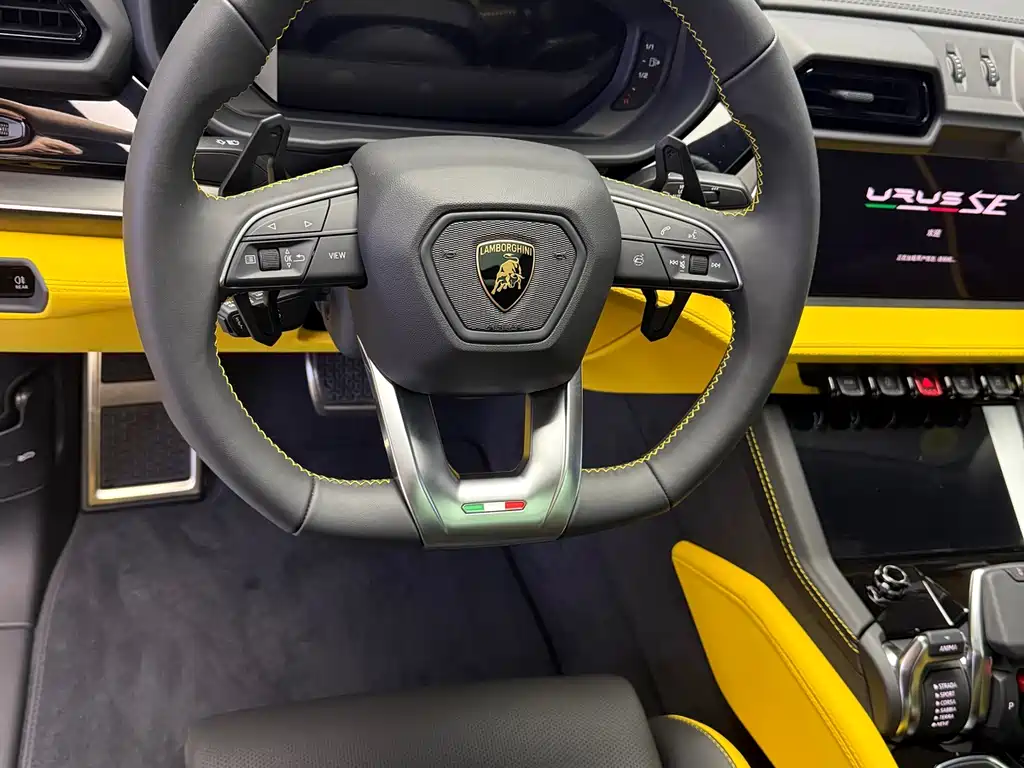 Lamborghini Urus SE 2025 4.0T Standard