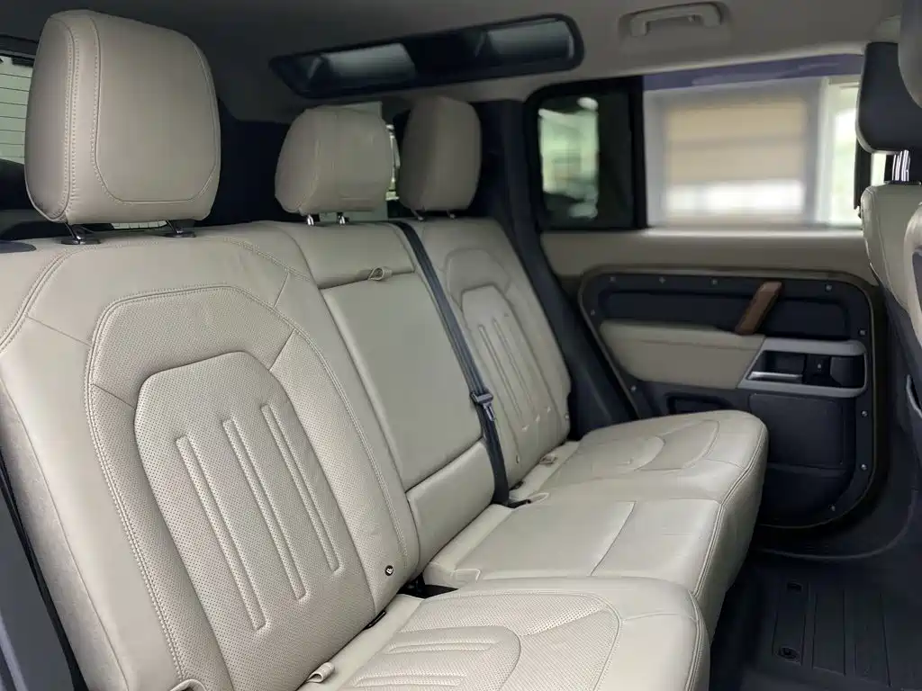 Land Rover Defender — миниатюра 28