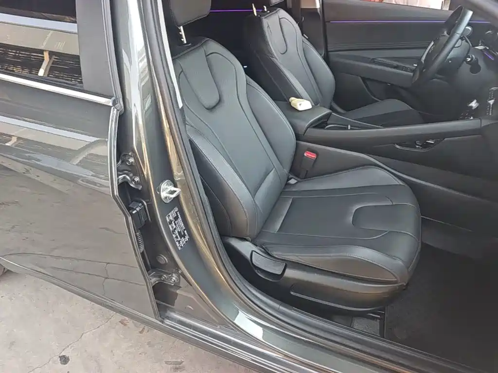Hyundai Elantra — миниатюра 25