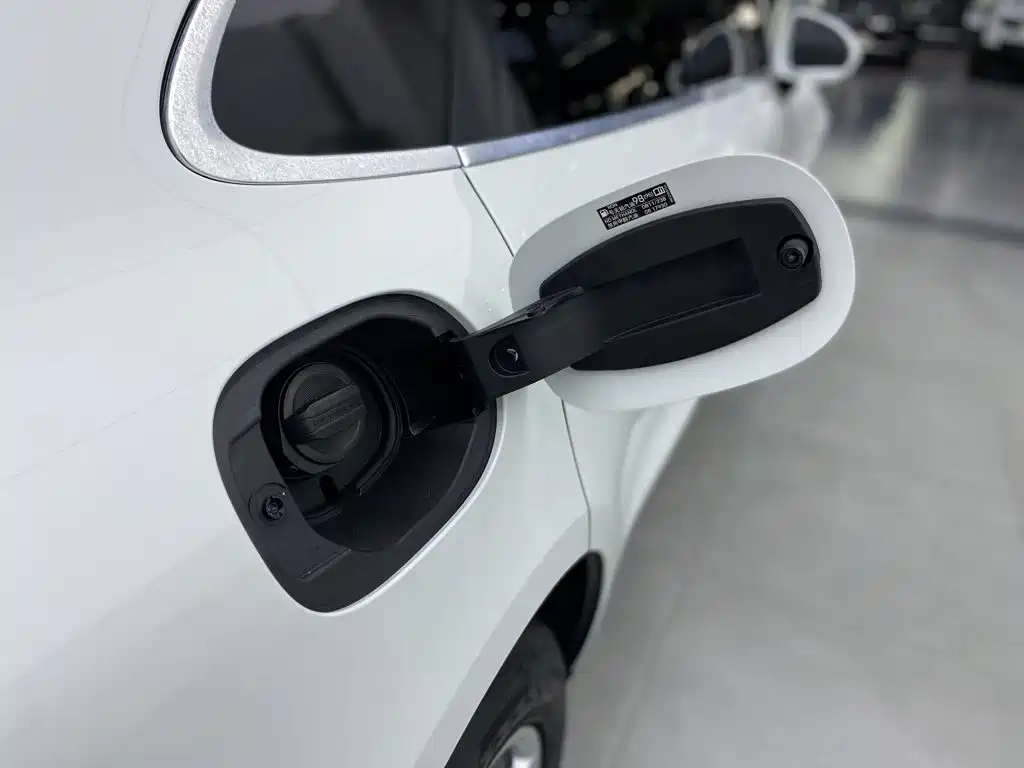 Porsche Macan — миниатюра 12