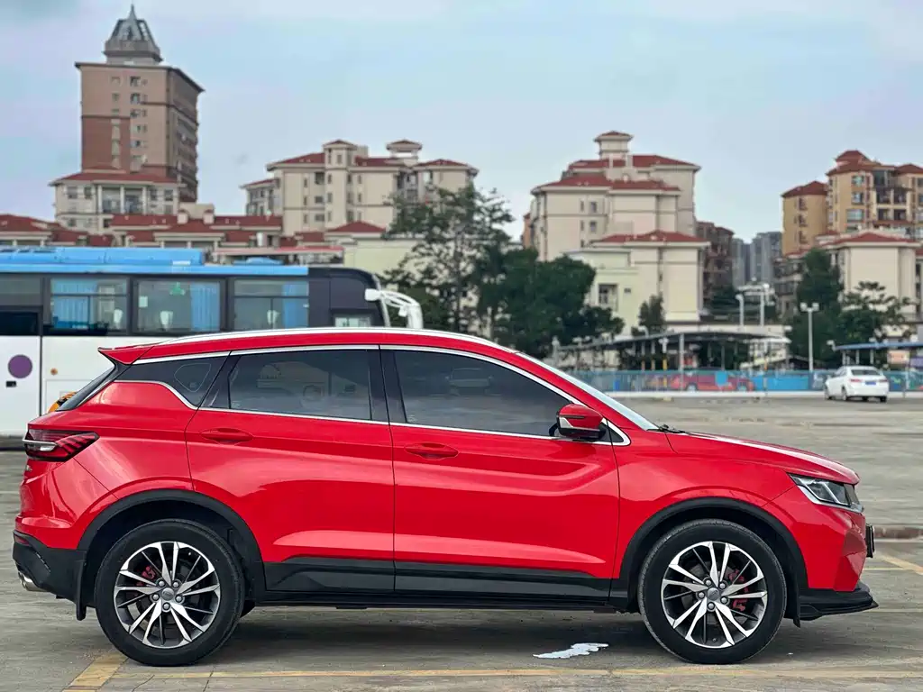 Geely Binyue — миниатюра 13