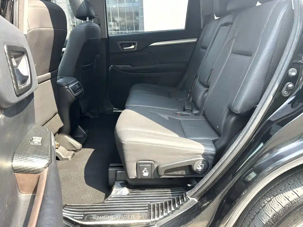 Toyota Highlander — миниатюра 7