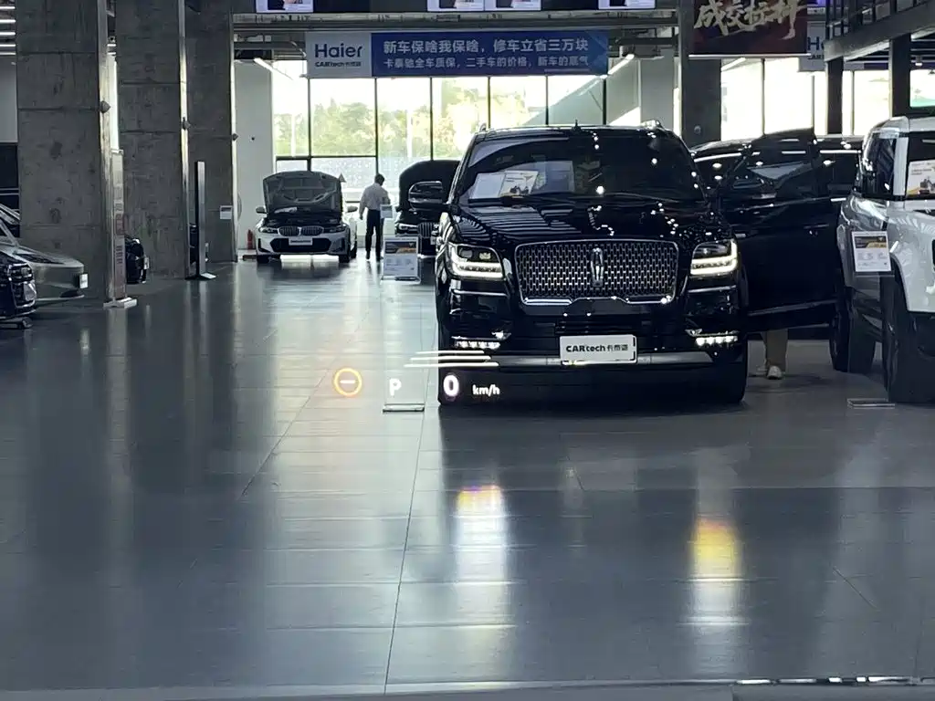 Toyota Alphard — миниатюра 12