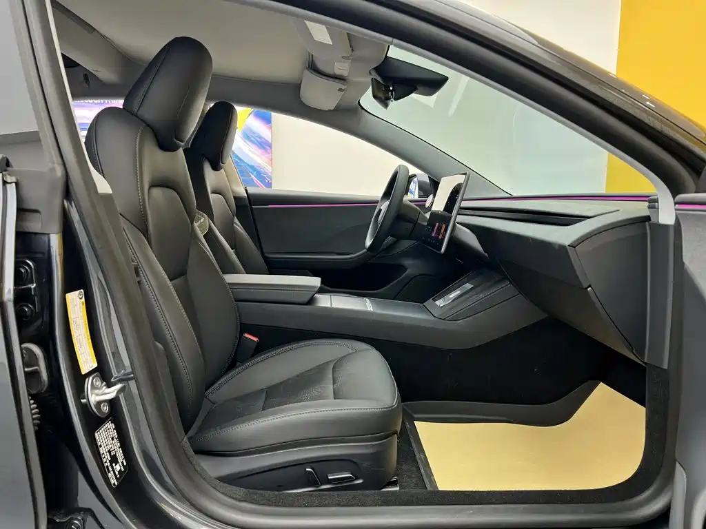 Tesla Model 3 — миниатюра 21
