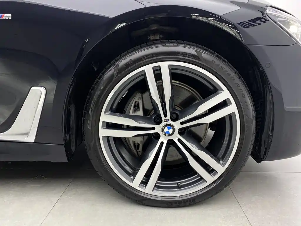 BMW 7 Series — миниатюра 7