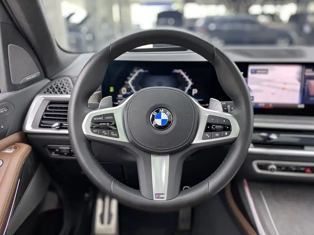 BMW X7 — миниатюра 17