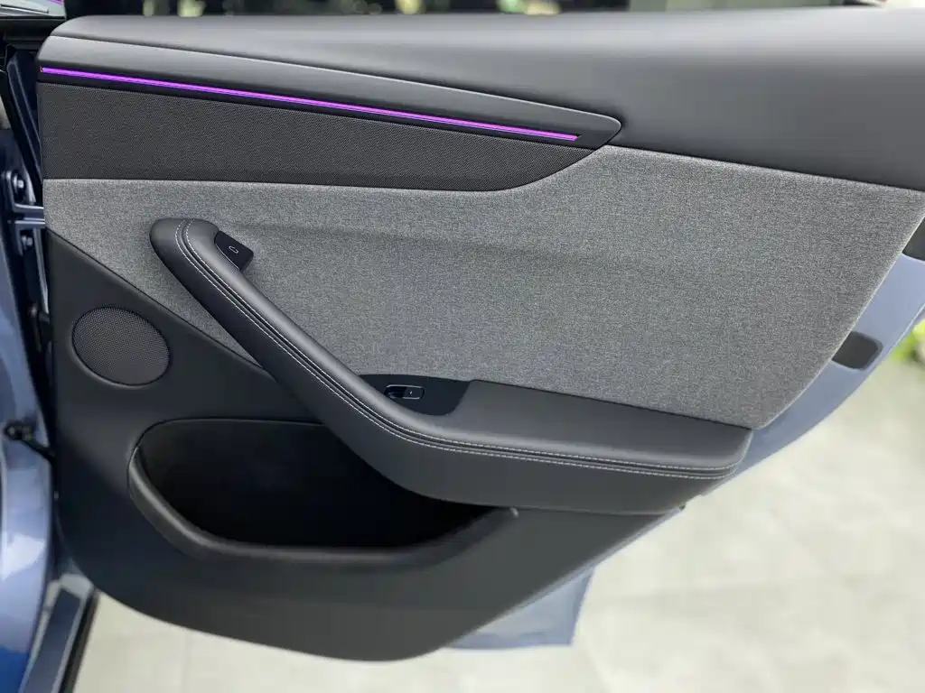 Tesla Model Y — миниатюра 31