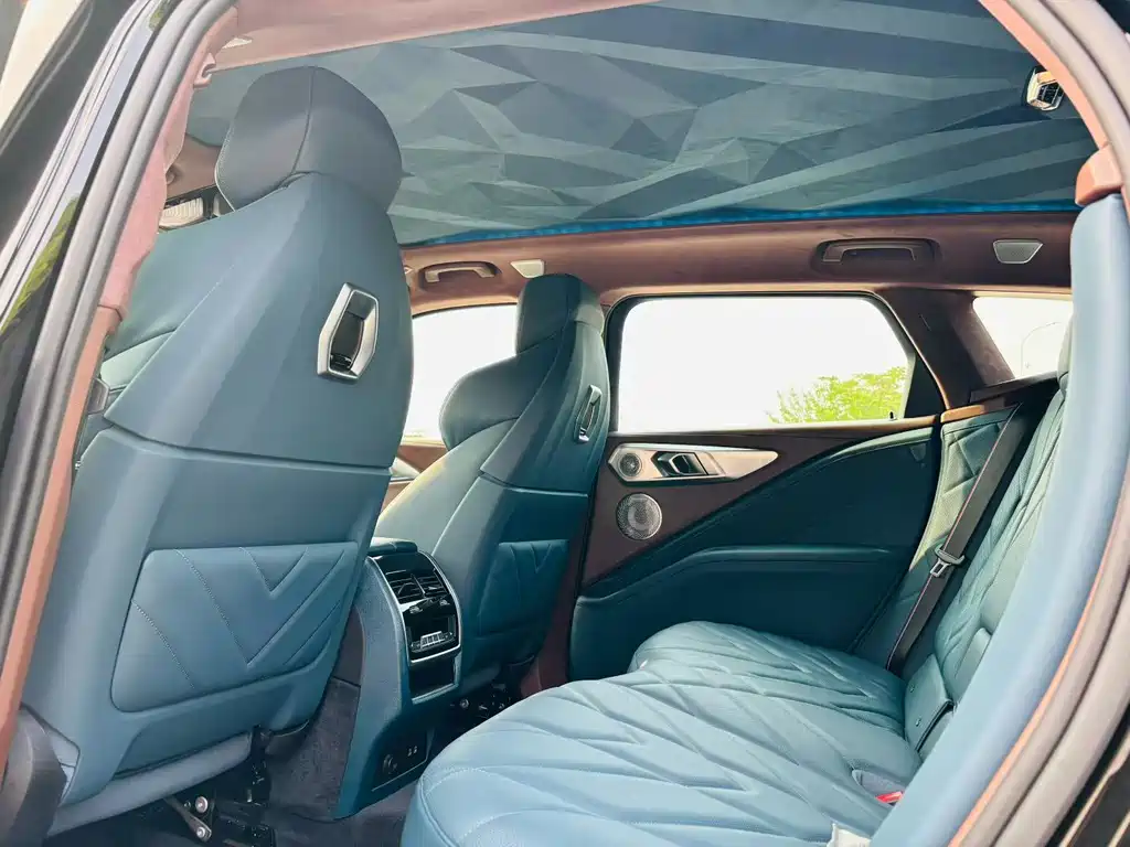 BMW XM 2023 50e
