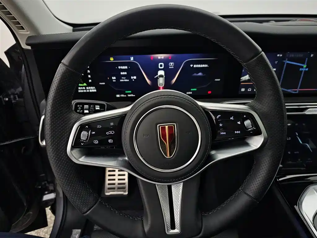 Hongqi E-HS9 2022 690km мест