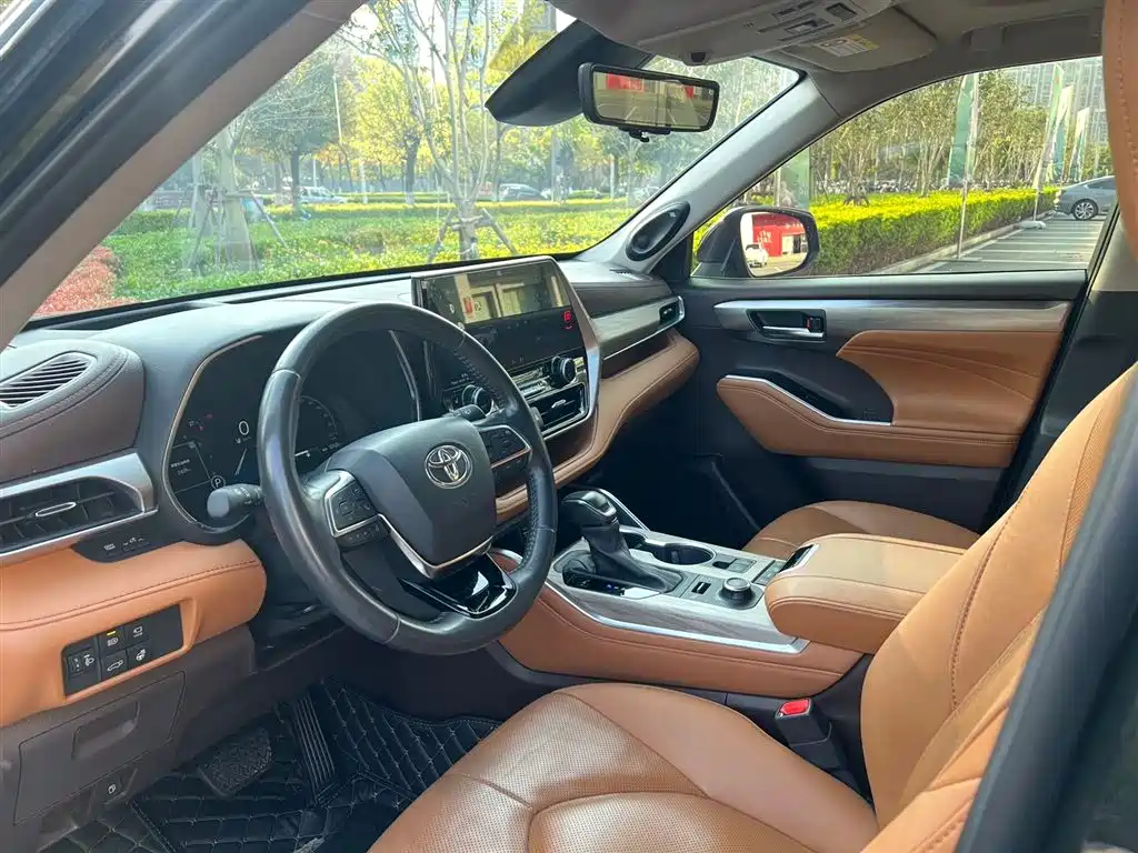 Toyota Highlander 2024 380T 7 мест