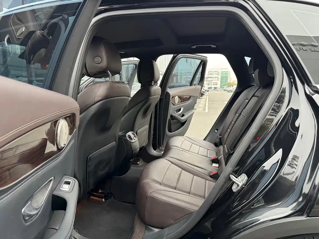 Mercedes-Benz GLC 2018 GLC 260 4MATIC Luxury