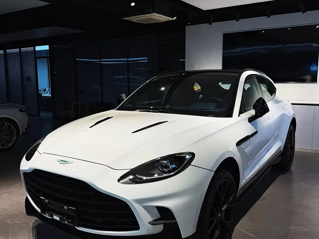 Aston Martin DBX