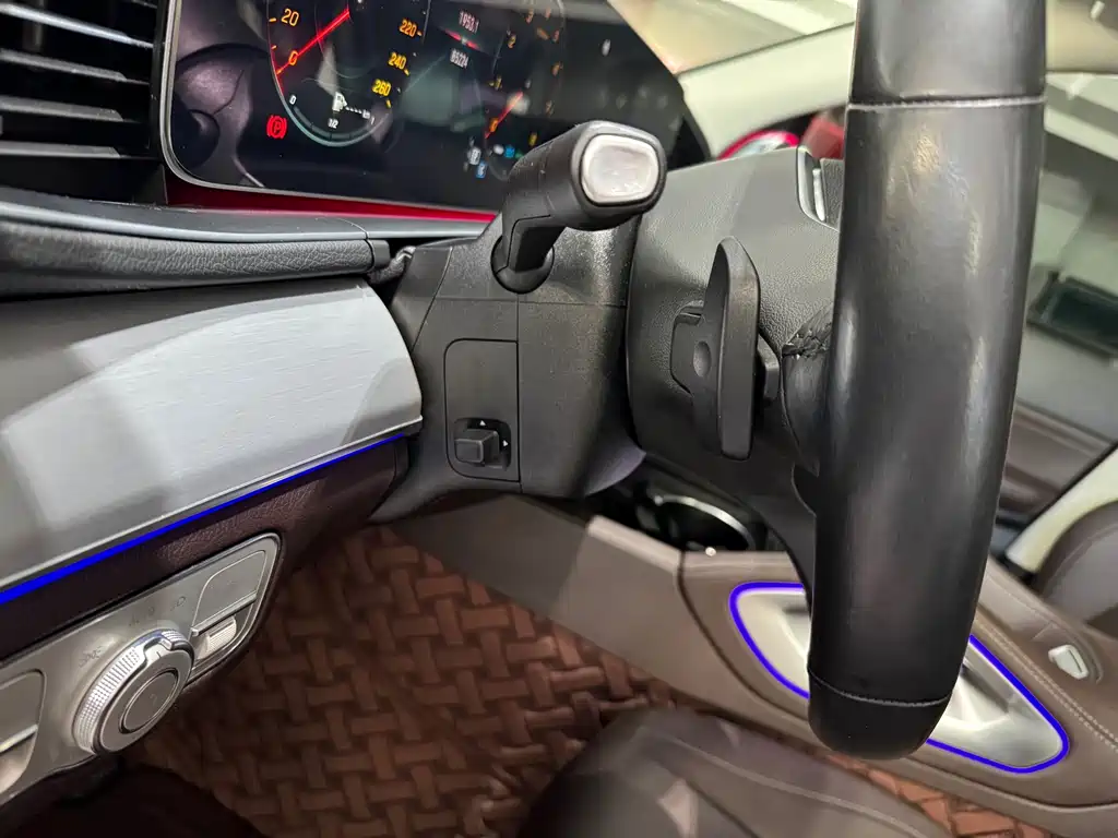 Mercedes-Benz GLE (Import) — миниатюра 11
