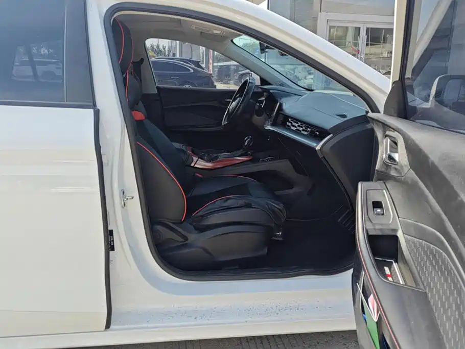 MG MG5 — миниатюра 8