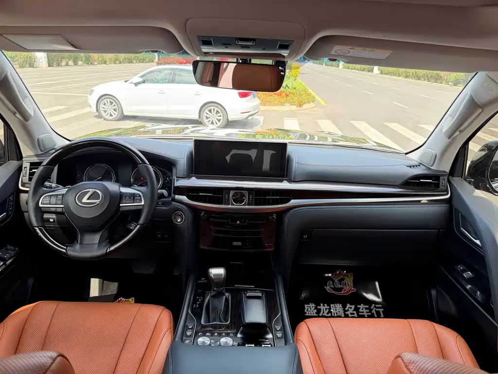 Lexus LX — миниатюра 15