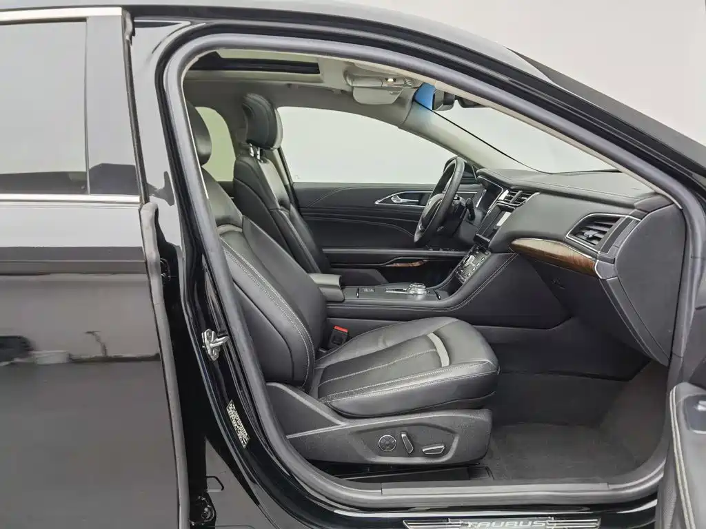 Ford Taurus — миниатюра 23