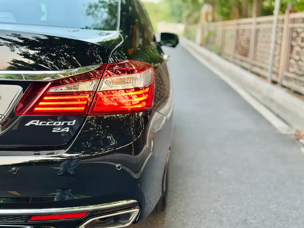 Honda Accord — миниатюра 7