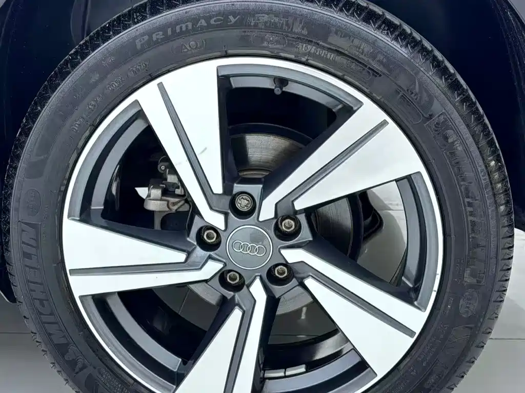 Audi Q2L — миниатюра 13
