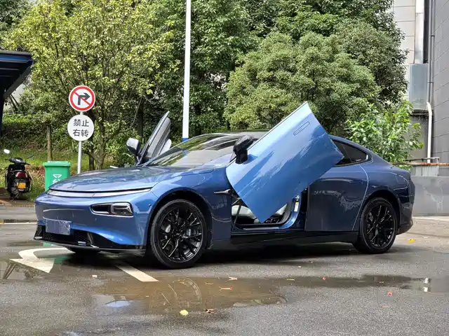 XPeng P7