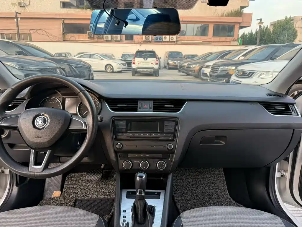 Skoda Octavia — миниатюра 7