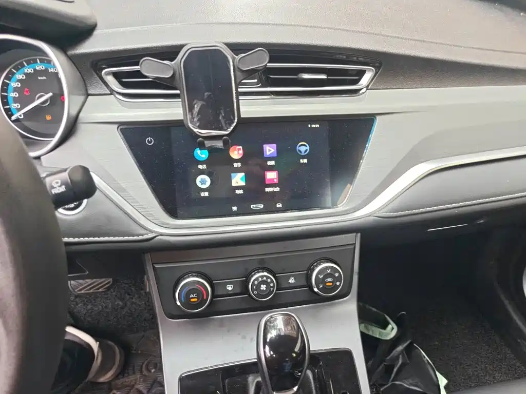 Geely Emgrand — миниатюра 14
