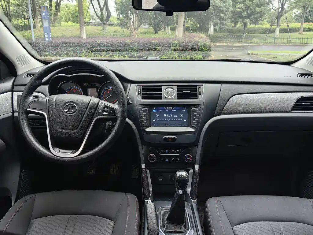 BAIC X55 2016 1.5L MT Comfort