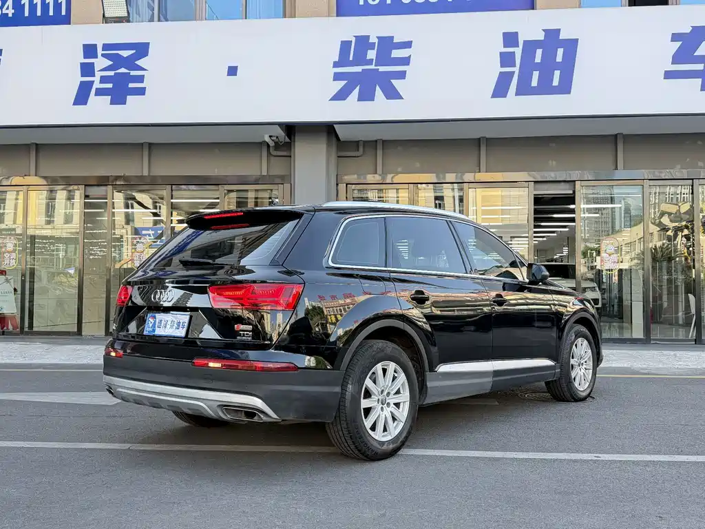 Audi Q7 — миниатюра 5