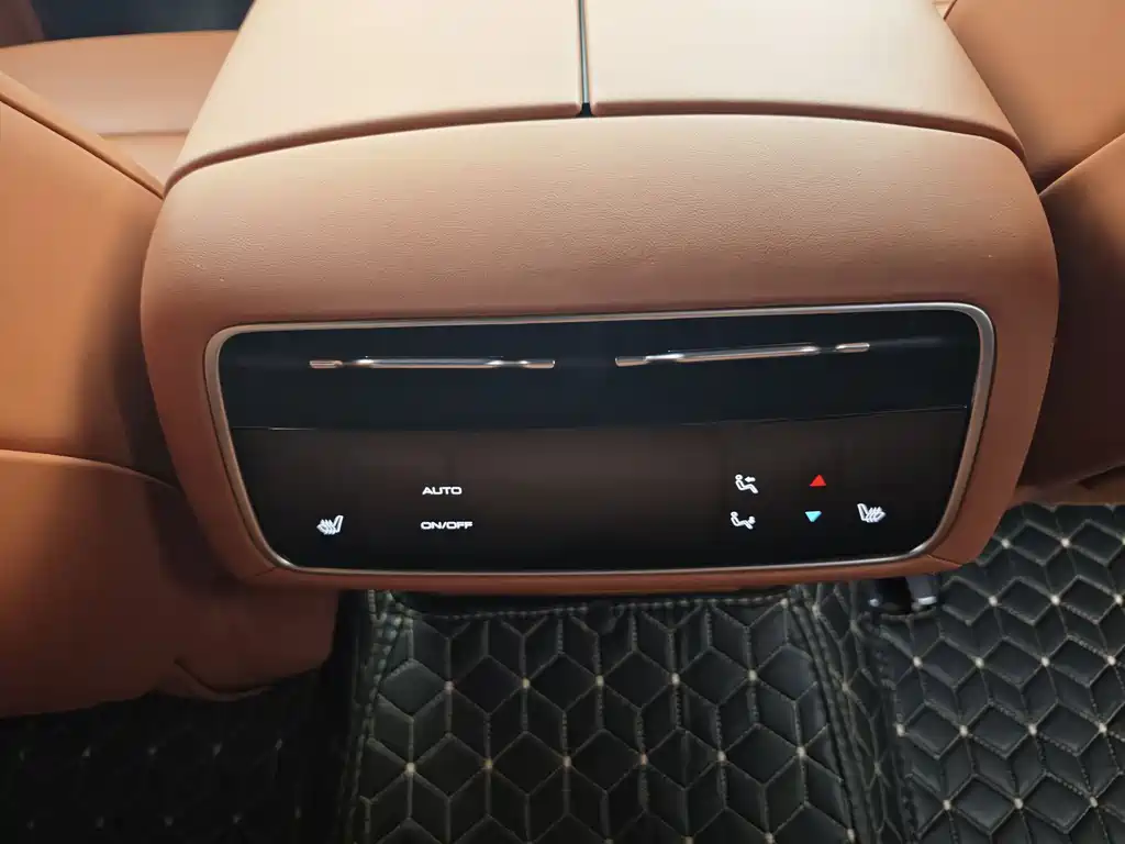 TANK TANK 700 NEW ENERGY