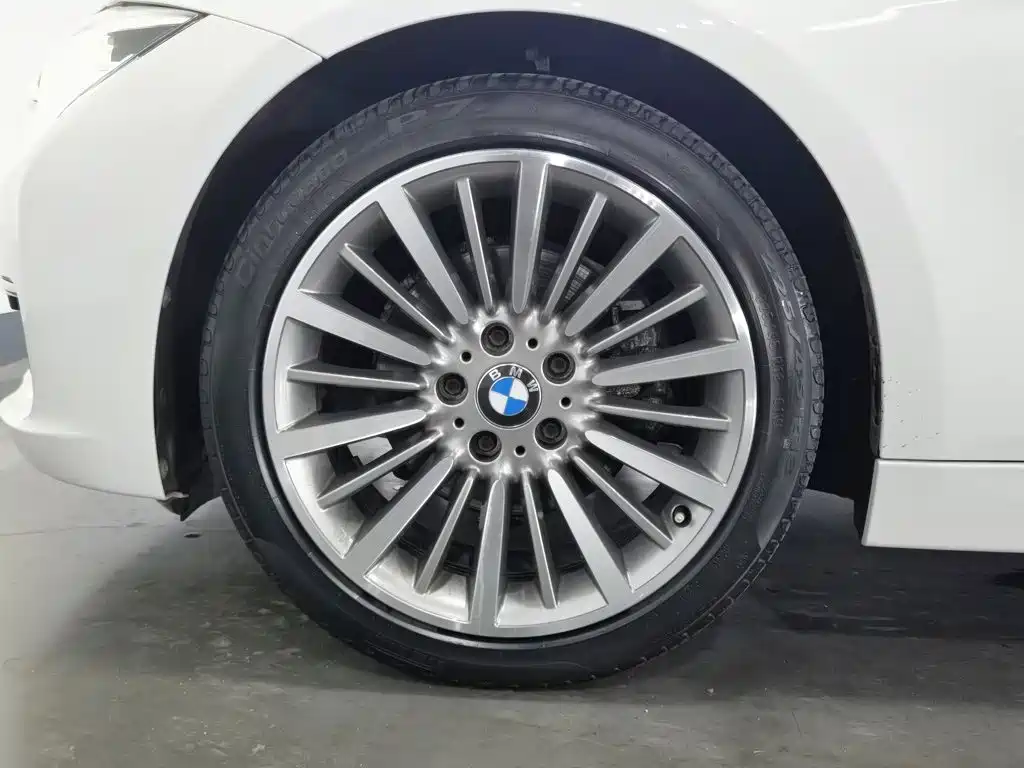 BMW 3 Series — миниатюра 17