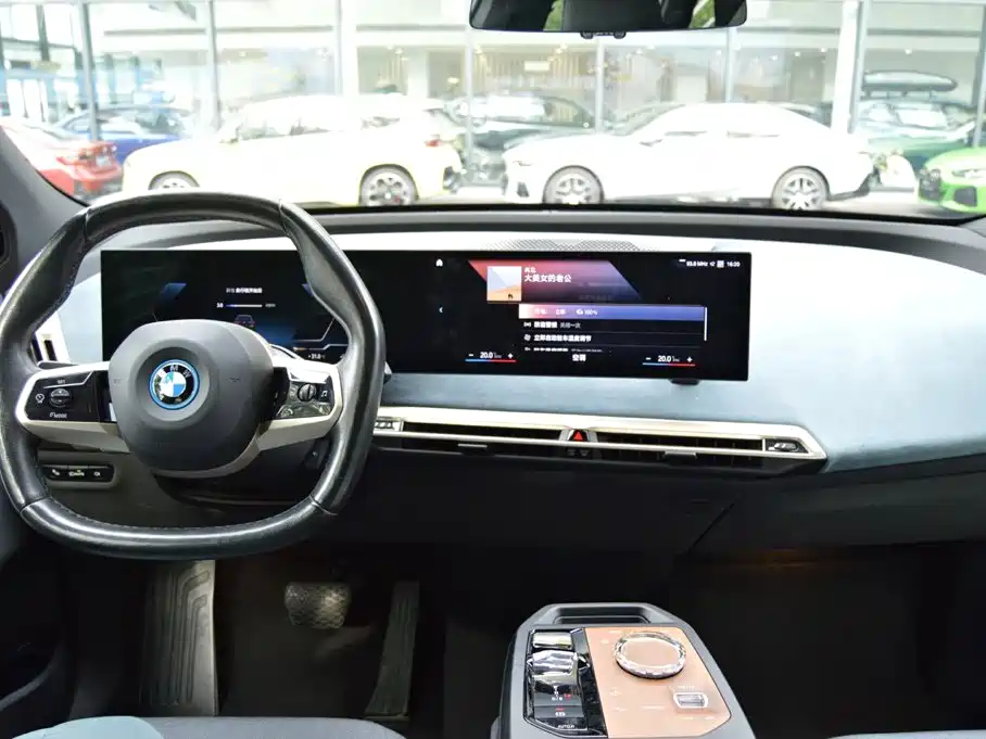 BMW iX — миниатюра 7