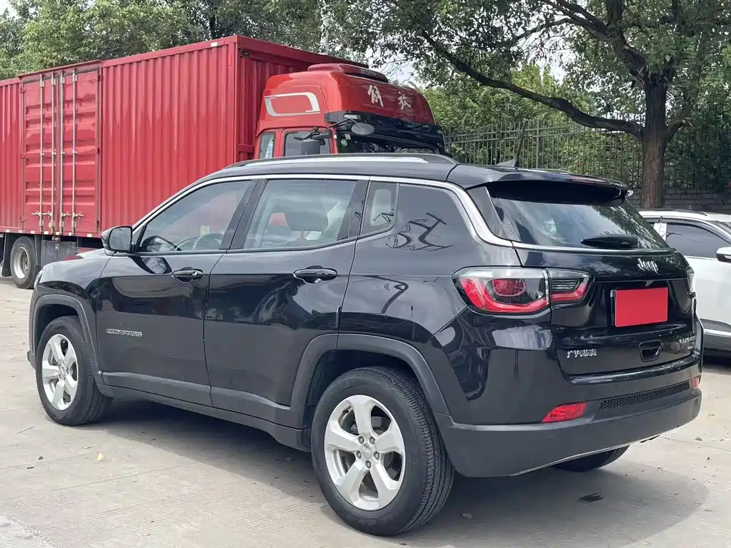 Jeep Compass — миниатюра 7