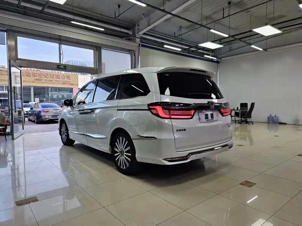 Honda Elysion — миниатюра 20