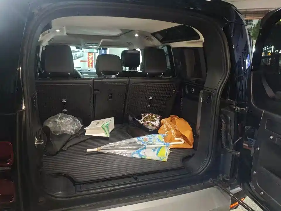 Land Rover Defender — миниатюра 9