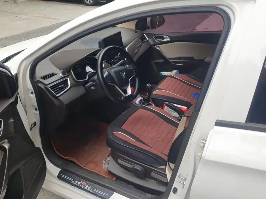 Baojun 310W — миниатюра 9