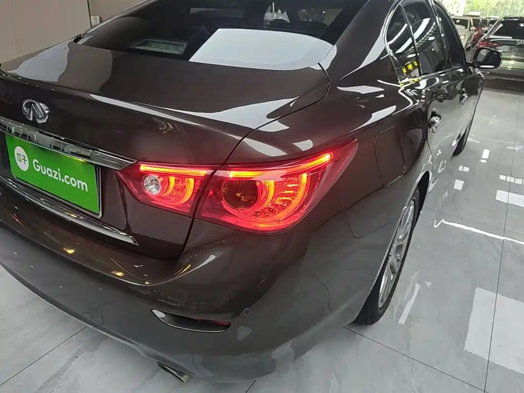 Infiniti Q50L 2016 2.0T