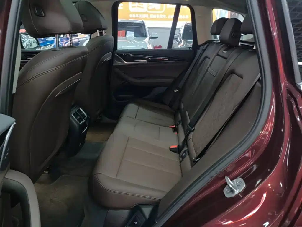 BMW iX3 — миниатюра 17