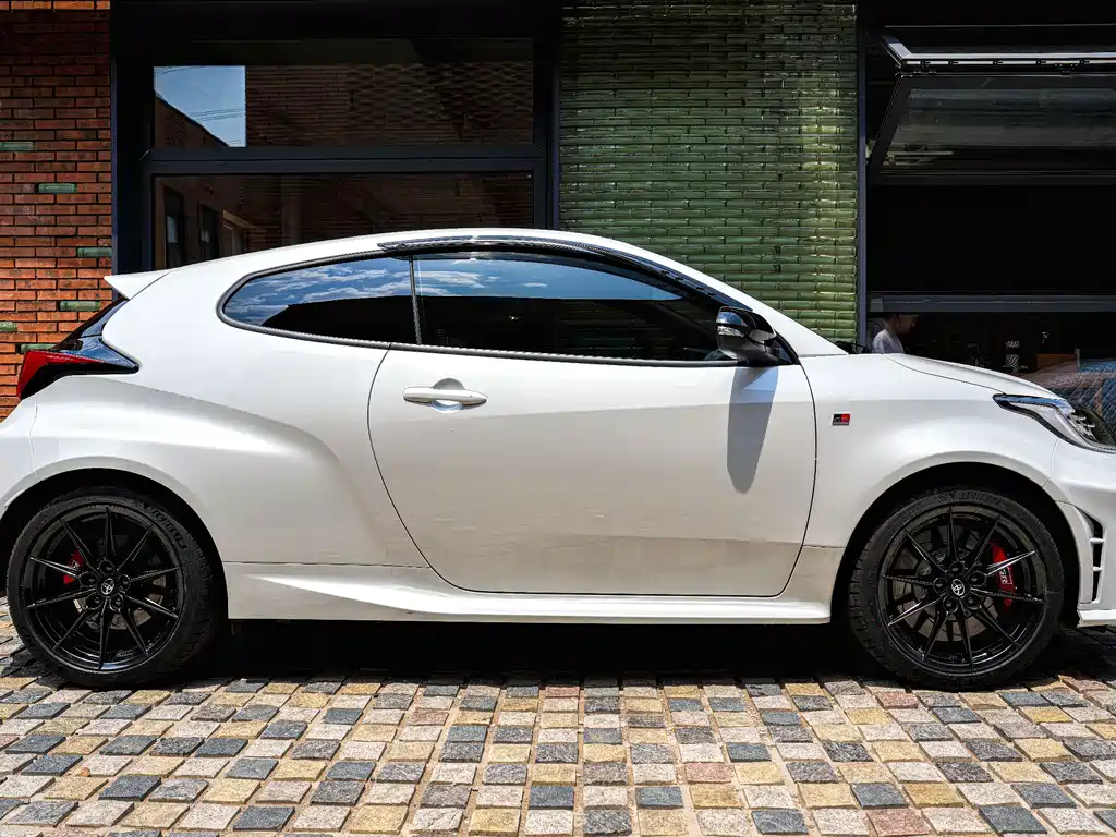 Toyota GR YARIS 2025 GR