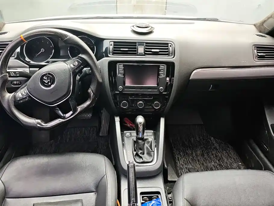 Volkswagen Sagitar — миниатюра 12