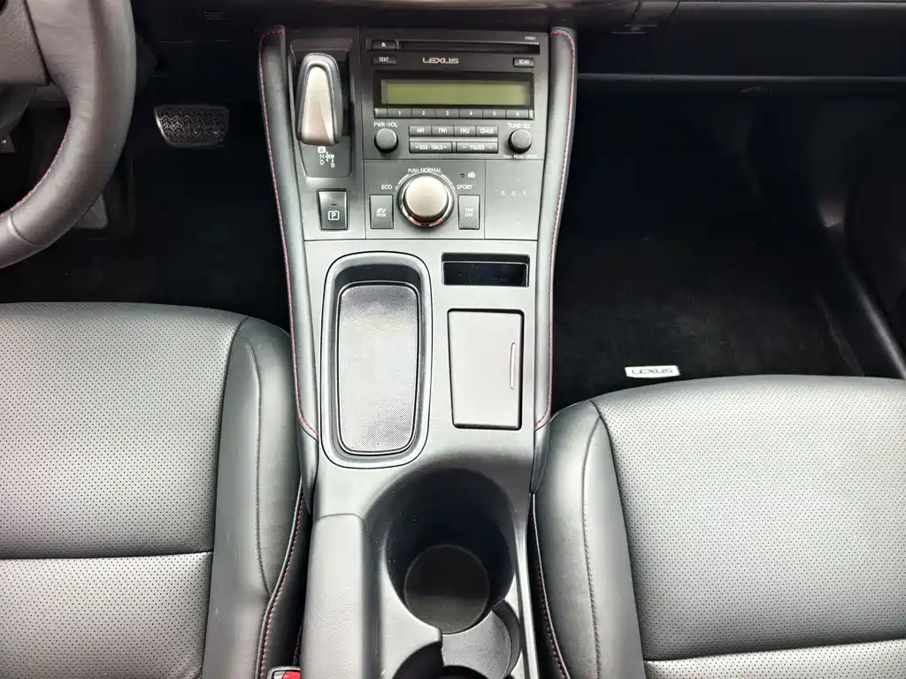 Lexus CT — миниатюра 9