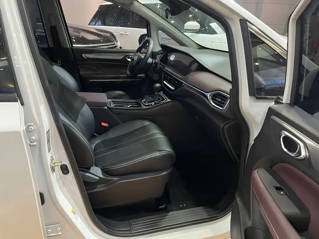 GAC Motor Trumpchi M6 — миниатюра 8