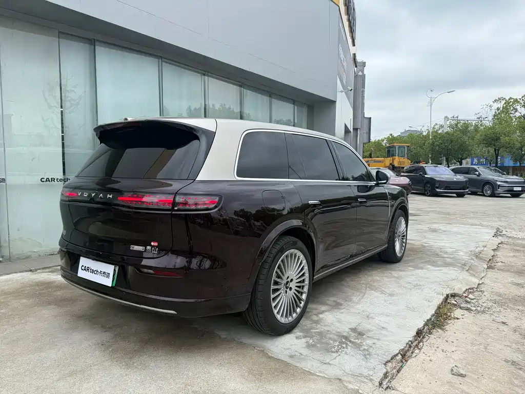 VOYAH Taishan — миниатюра 4