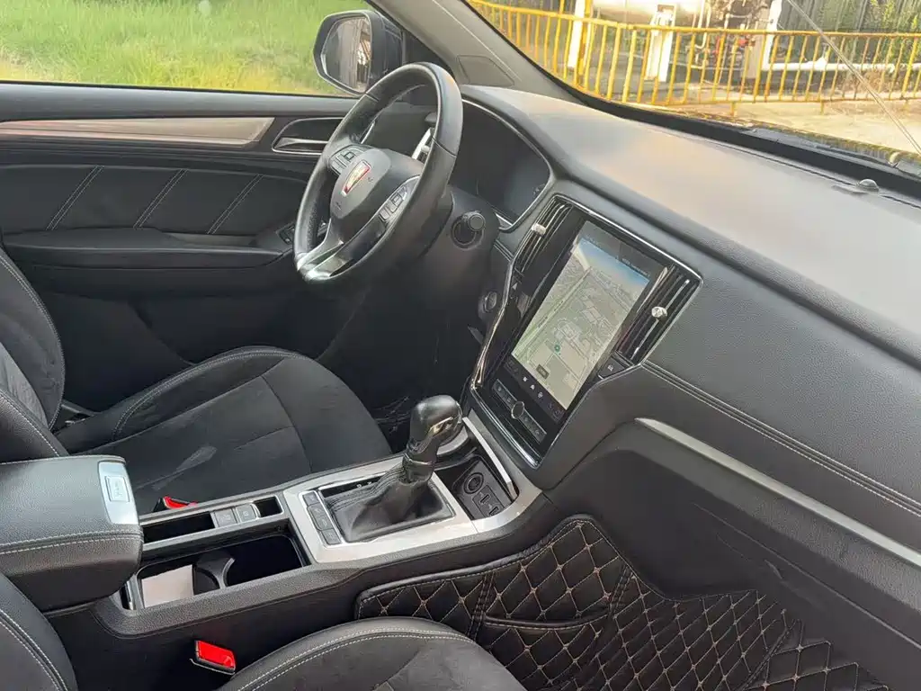 Roewe RX5 New Energy — миниатюра 7