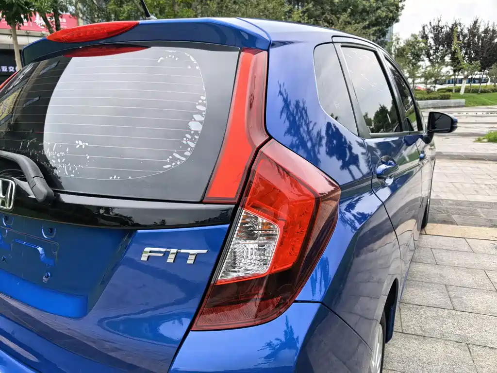 Honda Fit — миниатюра 11