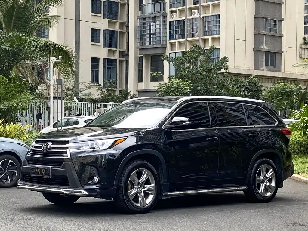TOYOTA HIGHLANDER
