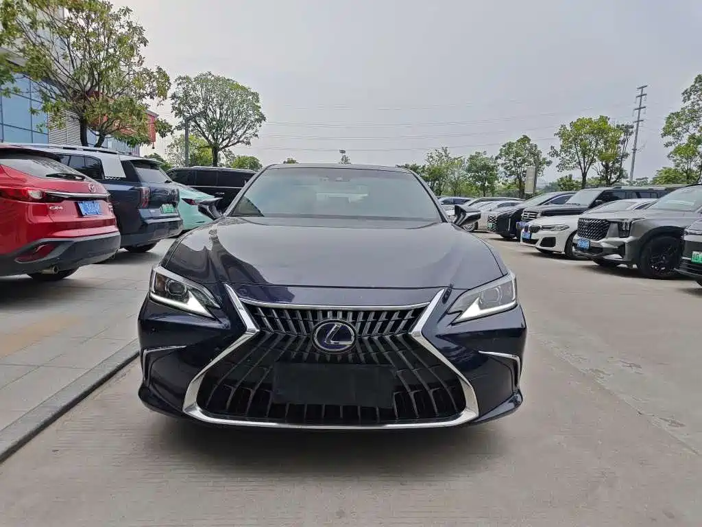 Lexus ES — миниатюра 2