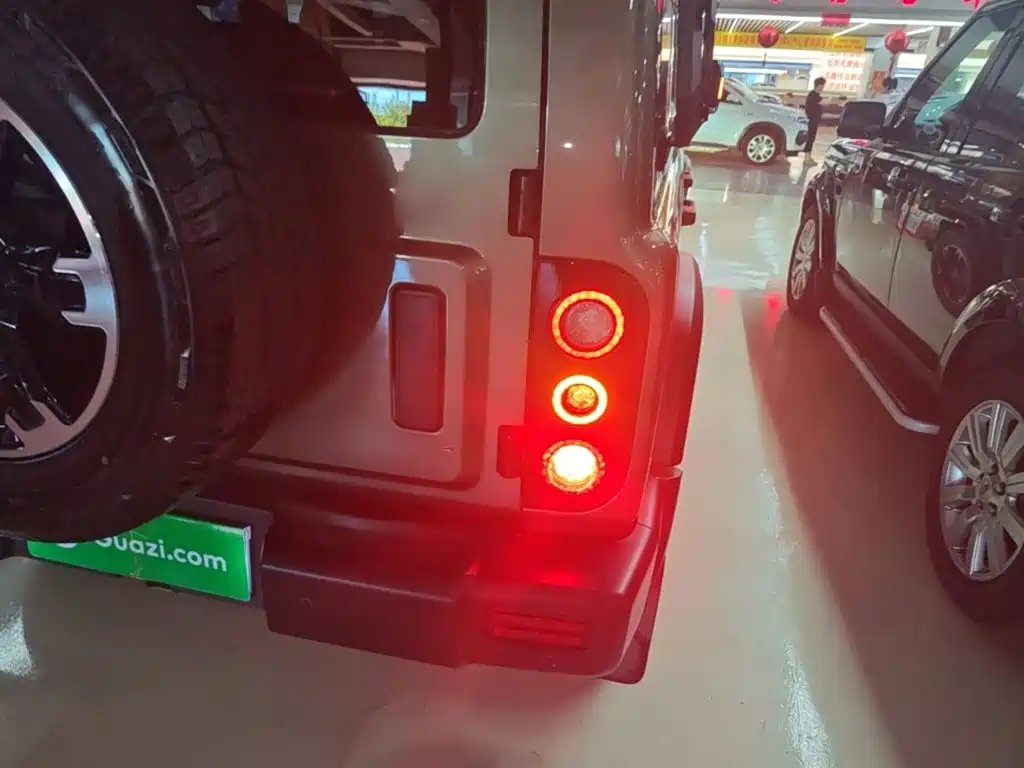 212 212 T01 — миниатюра 8