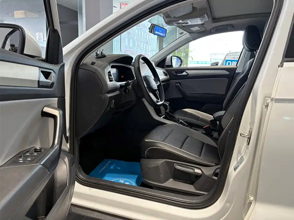Volkswagen T-Roc — миниатюра 5
